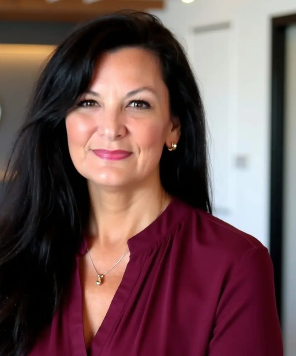 Janet Hong, Mortgage Broker